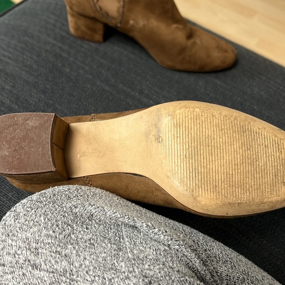 Scalloped brown booties - Picture 2 of 5